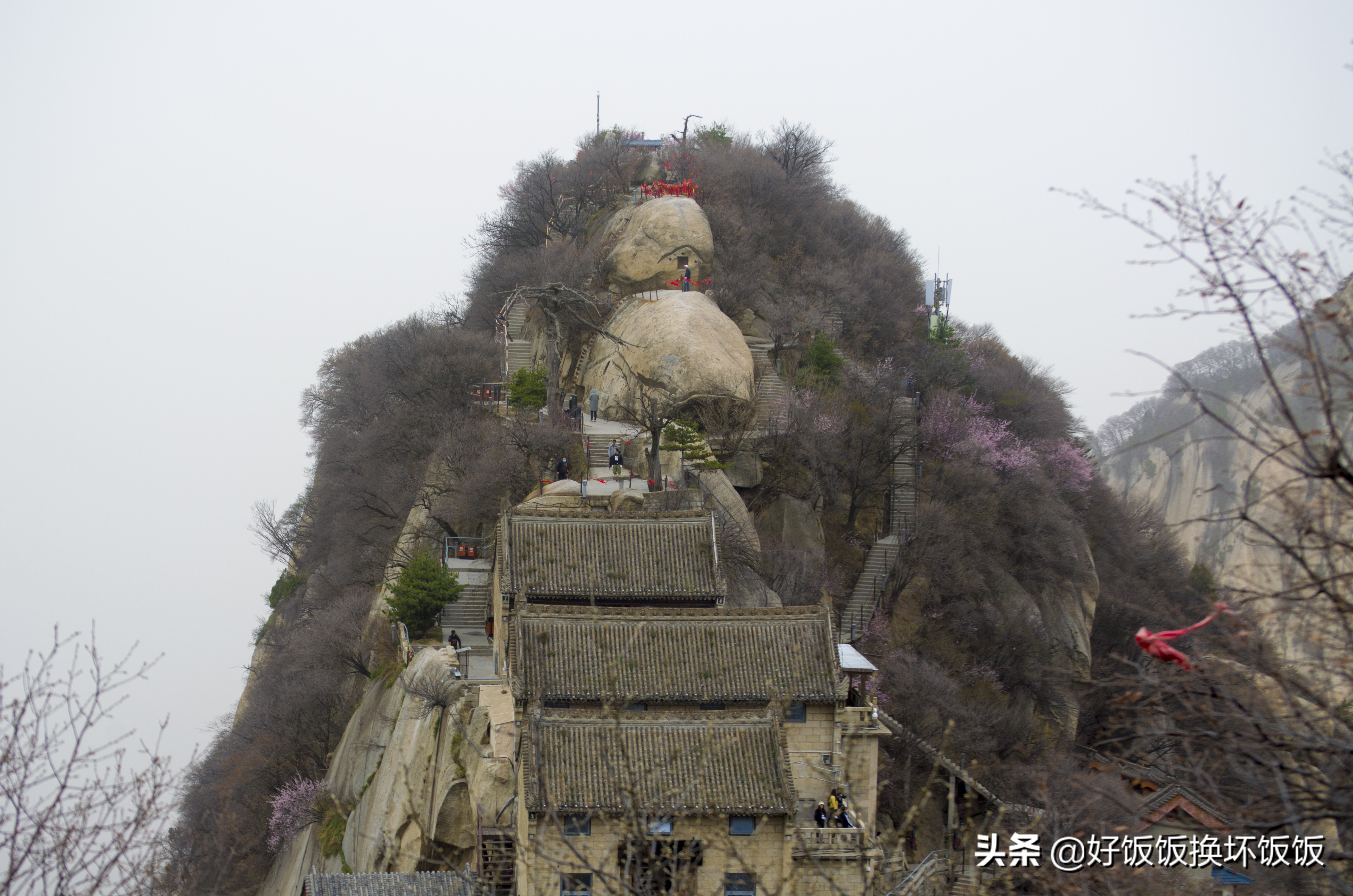 华山站到华山北峰怎么走,华山西峰到华山北峰山路怎样