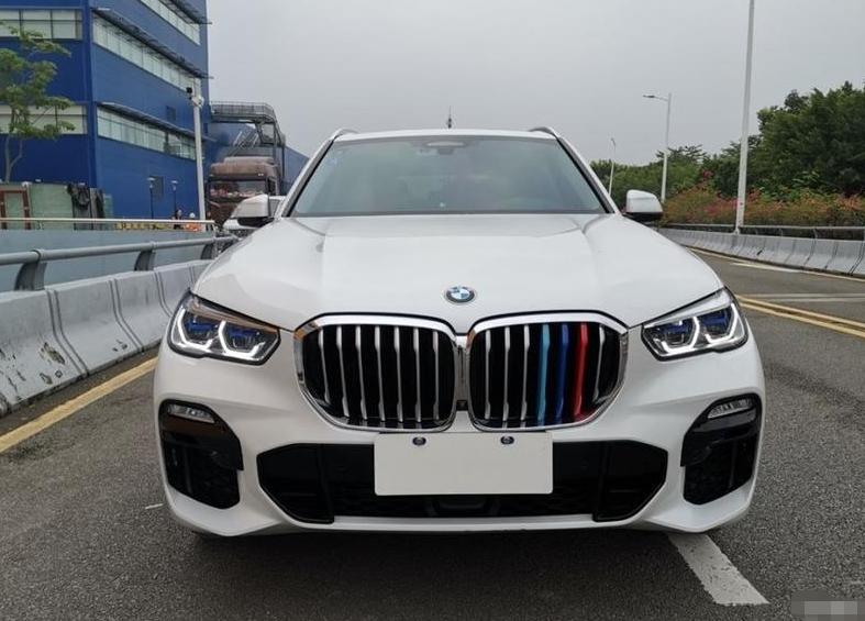 大众途锐与宝马x5对比图,大众途锐跟宝马x5谁好