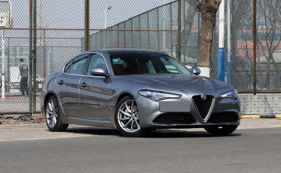 锐志3.0和2.5零百加速,丰田锐志13款2.5零百加速