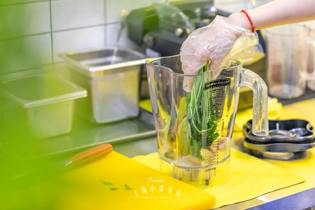 上海人有福！乌鲁木齐中路空降Ins网黄，连果汁也要私人定制