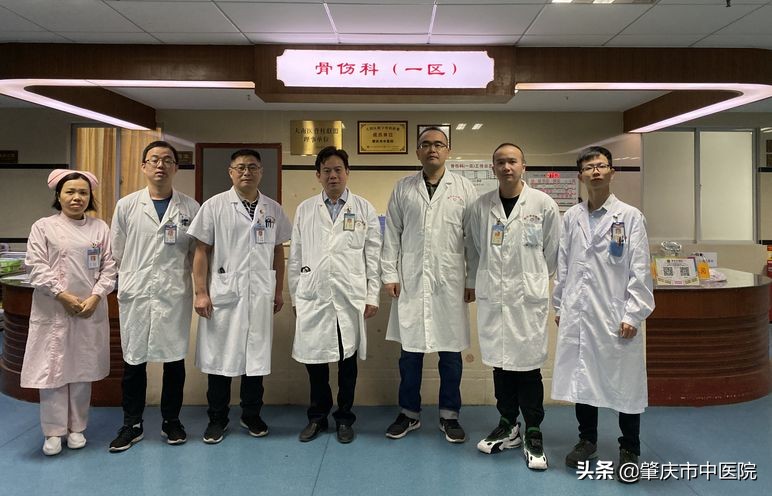 原来脚拇趾外翻是一种病，“元凶”竟是经常穿这种鞋有关！听听市中医院骨伤科专家怎么说……