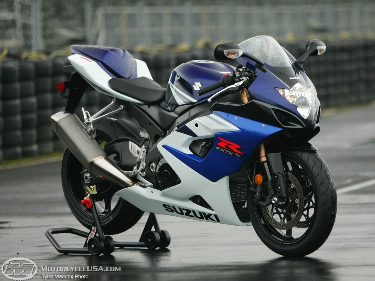 铃木gsx-r1000白色,17年铃木gsx1000r大贸