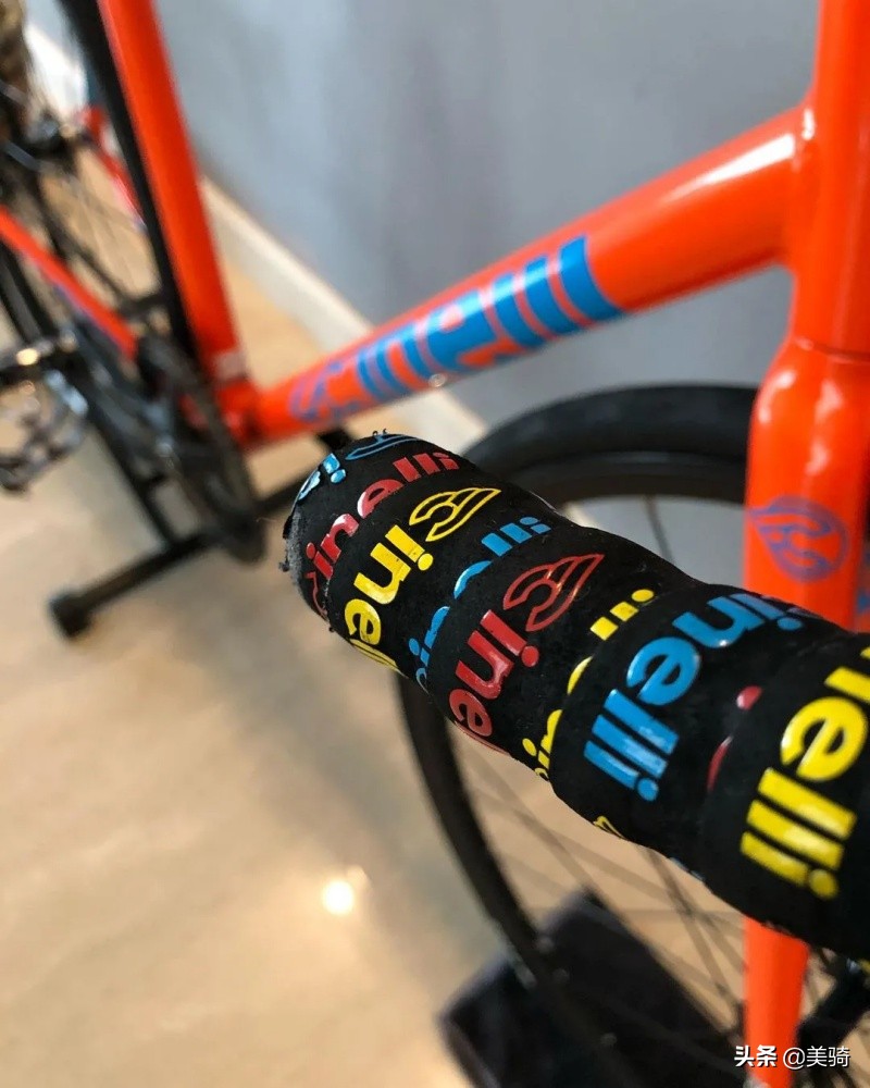 骑公路自行车一共要花多少钱,骑专业自行车每年要花多少钱