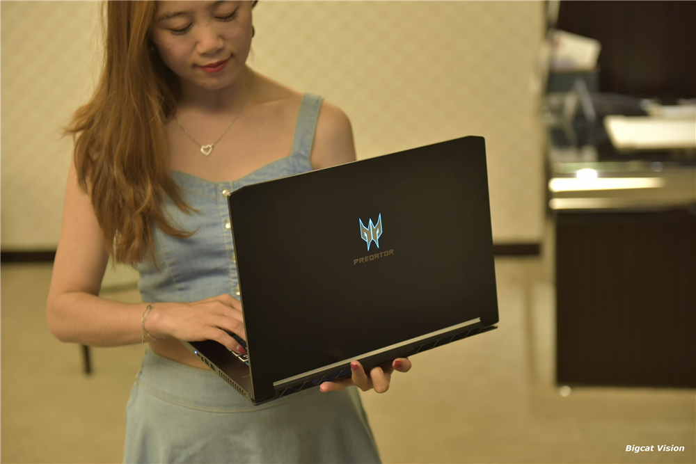 宏碁掠夺者刀锋500se和战斧300,宏碁掠夺者刀锋500SE电竞本