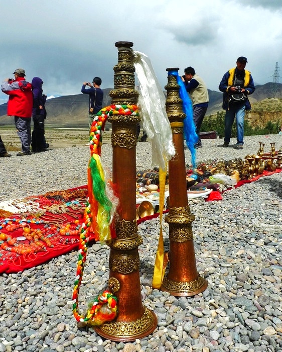 藏区遍地乱要钱？其实助人为乐更多，扎什伦布寺常做善事