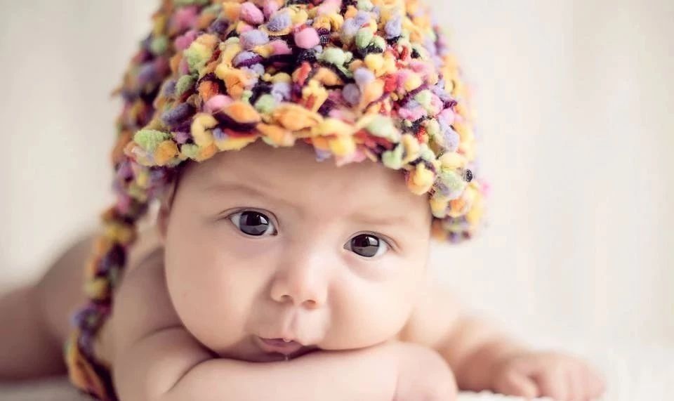 10-12个月宝宝抚触操教学,7-9个月婴儿抚触按摩教程