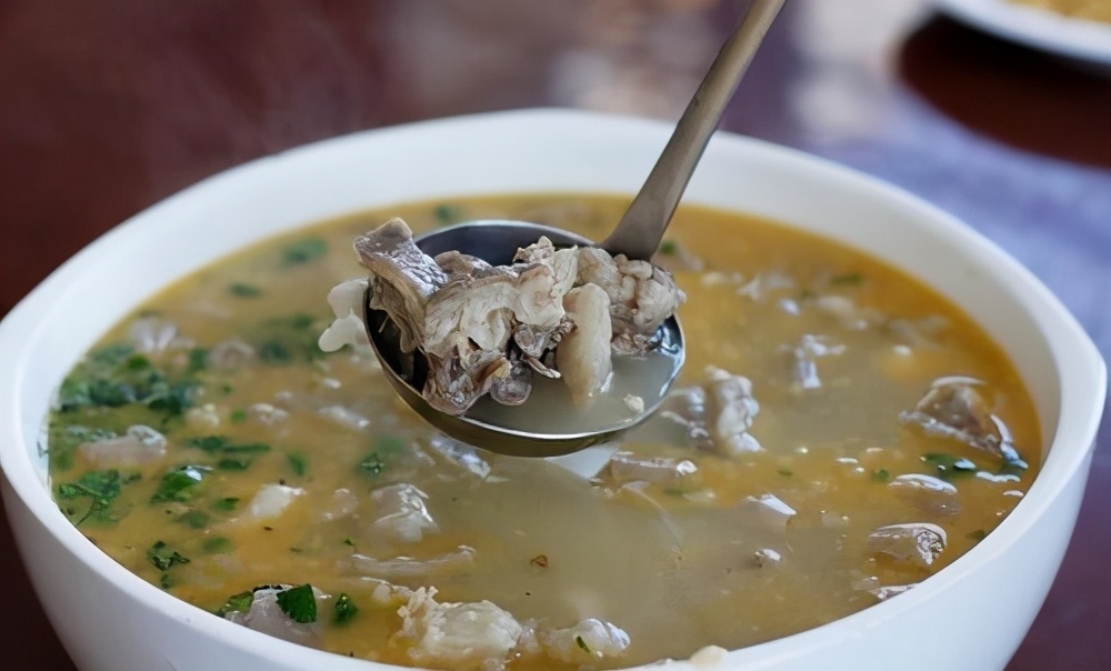 炖羊肉时牢记3放2不放,怎样炖羊肉软烂无膻味又不柴