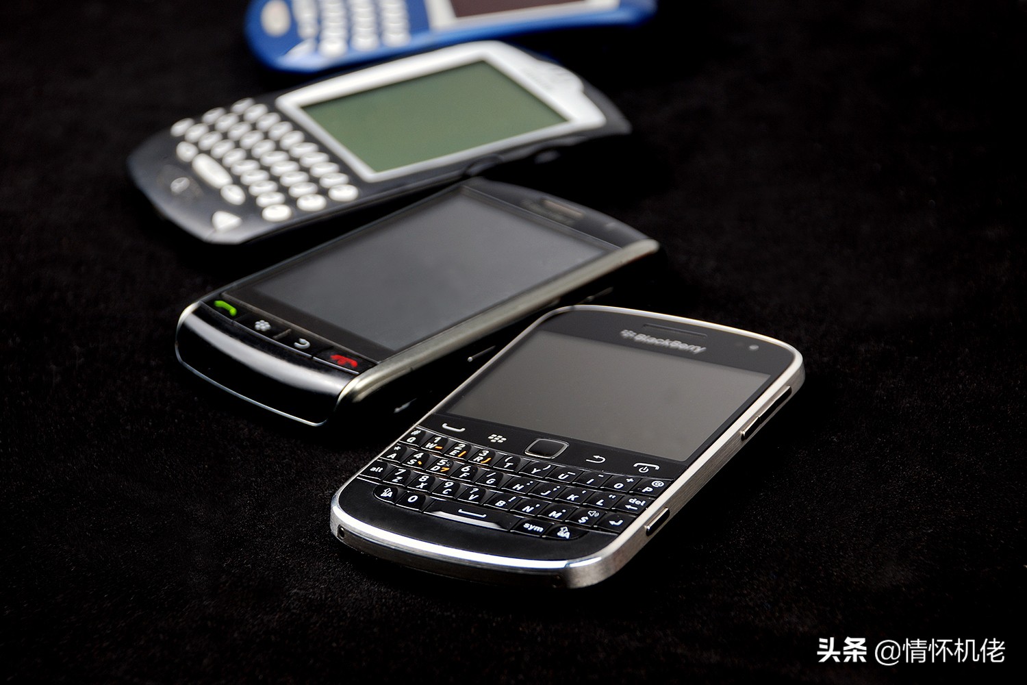 黑莓9900键盘亮了开不了机,黑莓9900光学触摸板