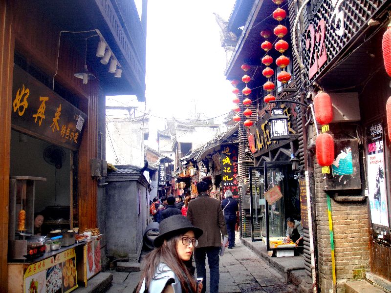 凤凰古城风景优美漂亮,凤凰古城被谁称作是最美的小城