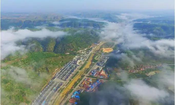 甘肃唯一一个与蒙古国接壤的地区,什么是甘肃独有民族