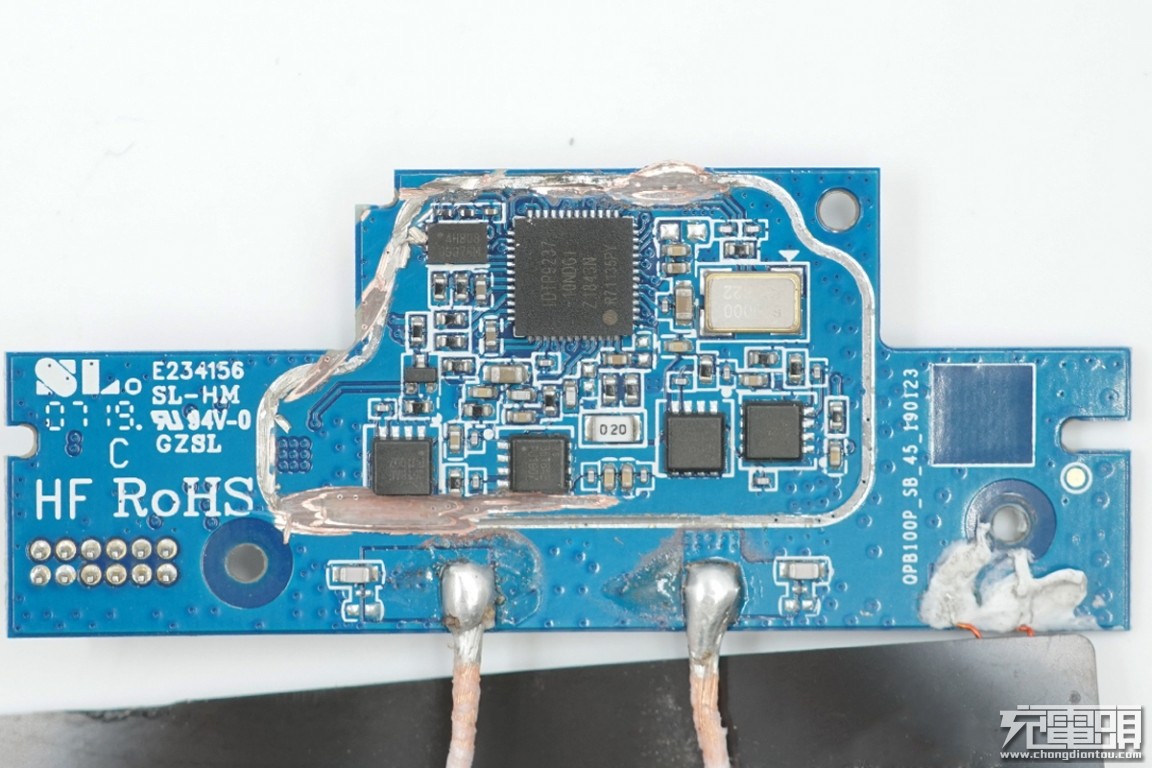 小米充电宝30000快充版拆开,小米无线充电宝10w和30w对比