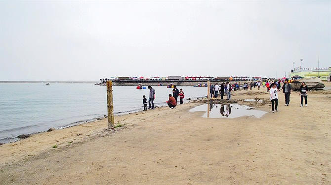 上海金山区有没有免费的沙滩,上海金山沙滩