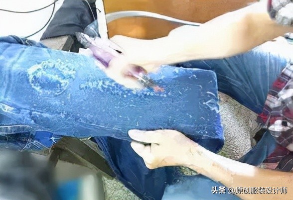 牛仔洗水的八道工序,牛仔洗水工艺流程与效果