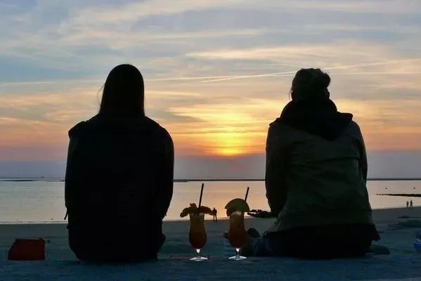 三观不合到底是哪三观怎么看出来,三观不合与三观不一致是什么样的