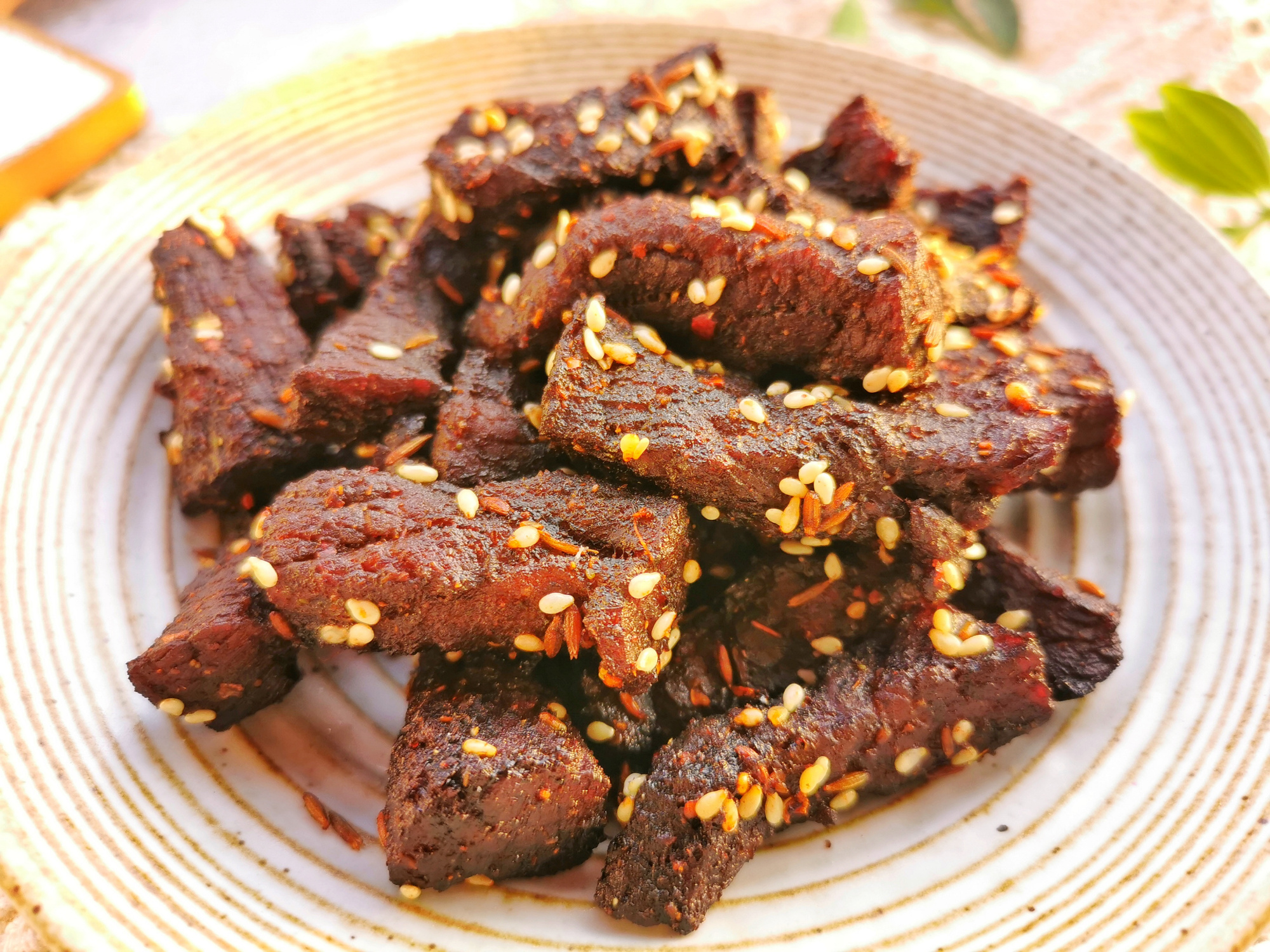 牛肉干除了做零食还可以怎么吃,在家自制牛肉干零食