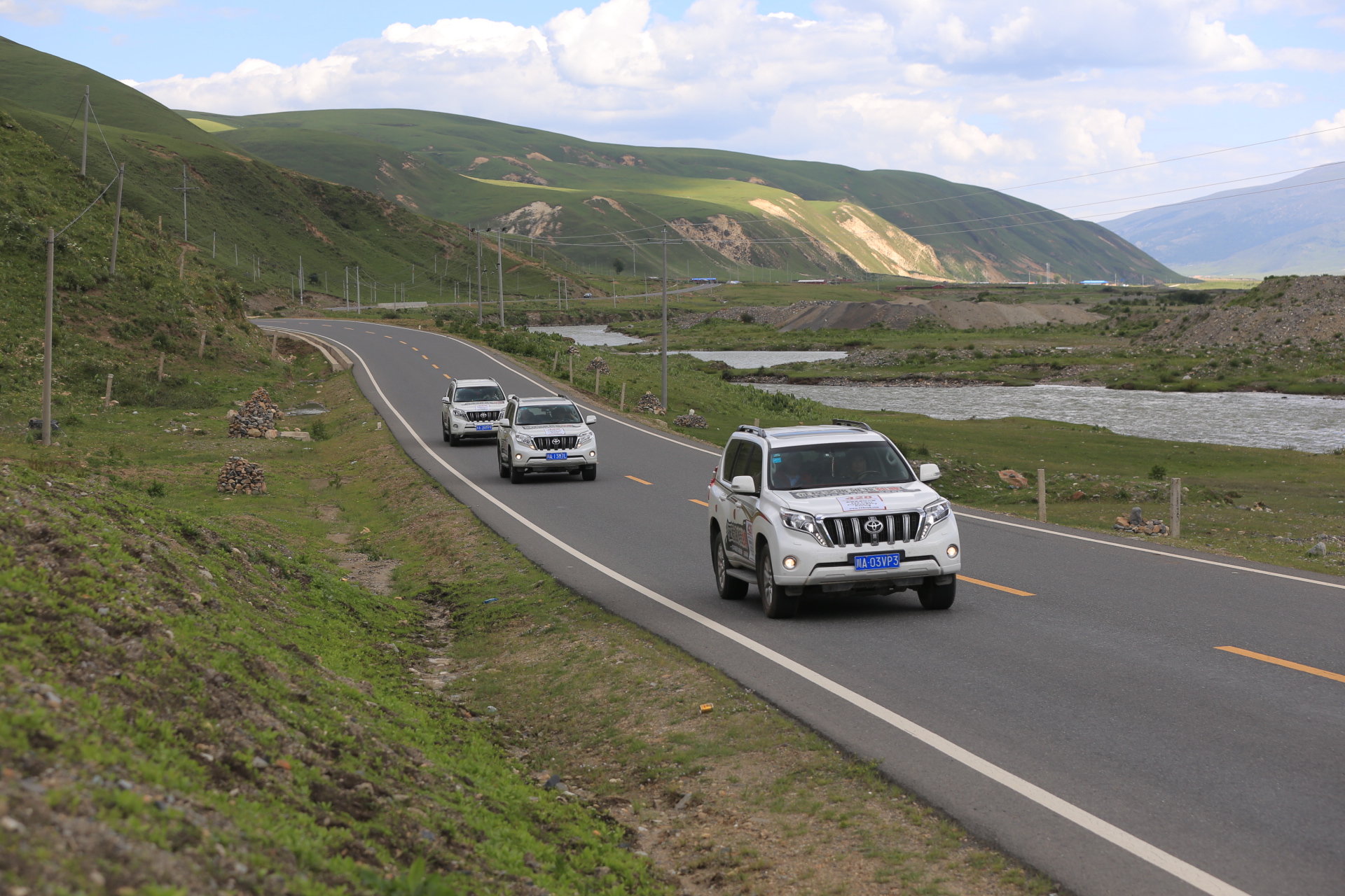 成都租普拉多自驾进藏花费多少钱,成都自驾游租普拉多费用
