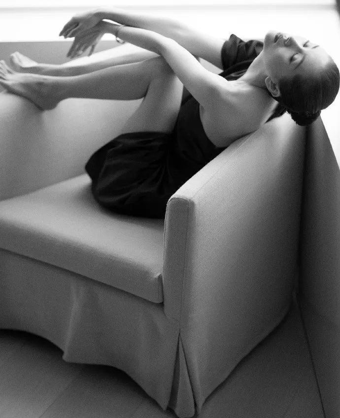 王子文拍照姿势,王子文惊艳泼辣写真