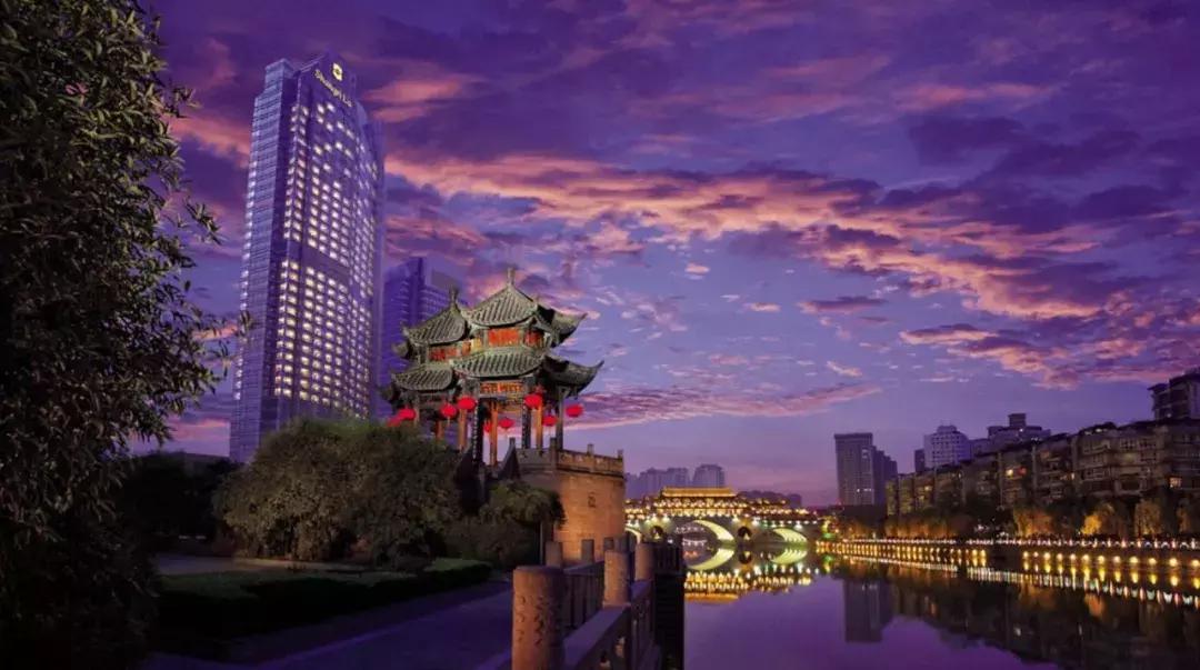 别给财务小姐姐看，这样订房会有小惊喜