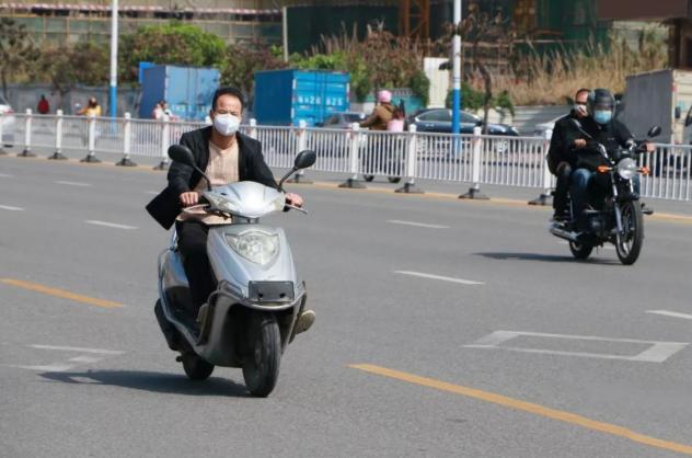 骑电动车不戴头盔重拳整治,南京骑电动车不戴头盔会上征信吗