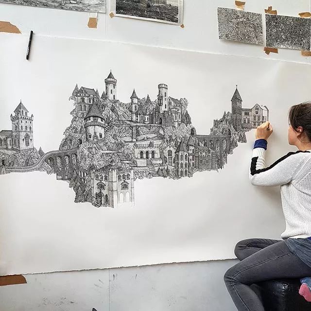 一幅画用掉上百支笔，看到最后成果这么震撼，也就不觉得心疼了