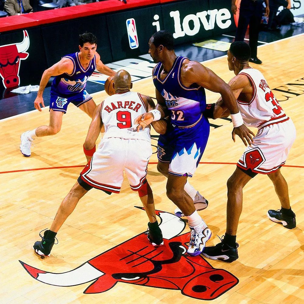 纠结詹姆斯是不是控卫，阿尔德里奇打不打5号位，没有任何意义