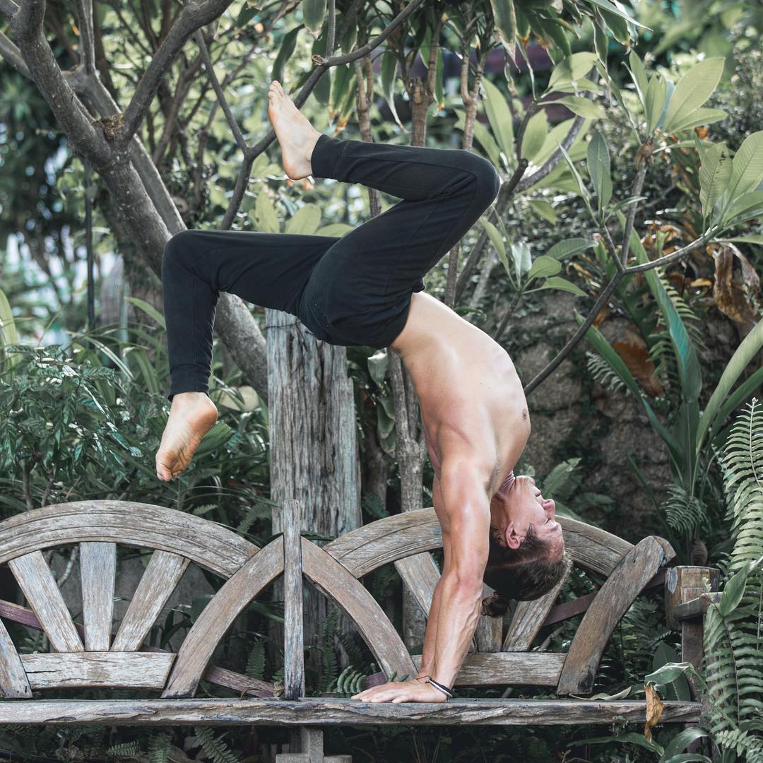 瑜伽哪个体式改善静脉曲张,小腿静脉曲张怎么改善