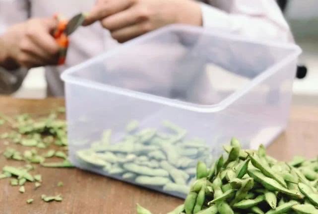 要想生活过得好必须喝点白开水,要想生活过得去每天总得受点气