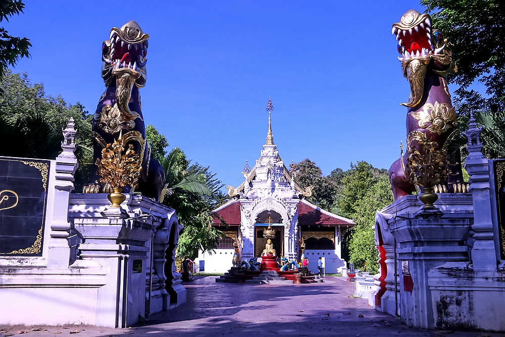 拜了佛许了愿要还吗,拜了四面佛没变化