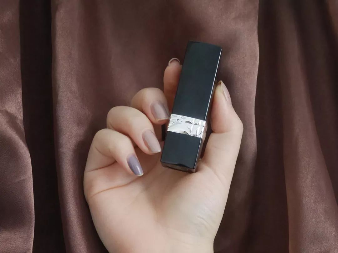 跟着“口红一哥”李佳琦下的单，翻车是常有的事，理智购物要紧记