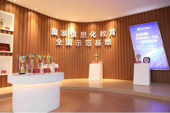 新华电脑学校怎么样，为什么要来新华电脑教育