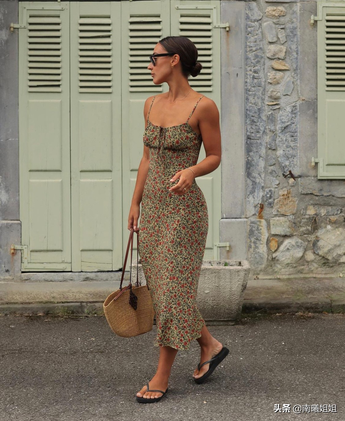 今年最火的裙子显瘦,到脚踝的长款裙子学生党又帅又酷