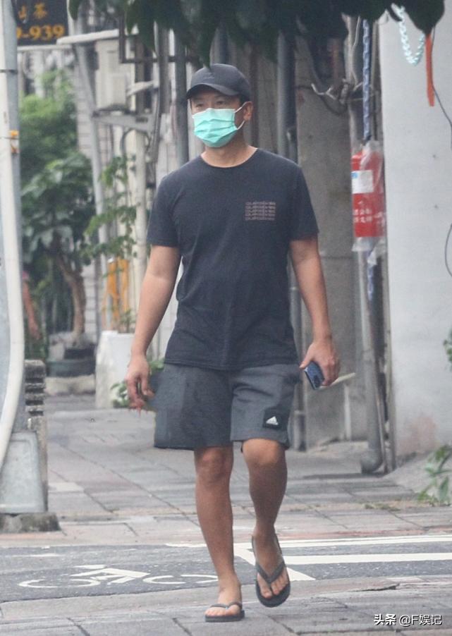 老公穿拖鞋来回跑腿！侯佩岑被传靠真人秀捞金后住进9千多万豪宅