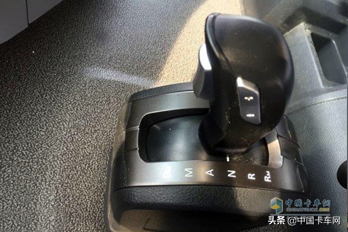 欧曼gtl快递车,快递用车