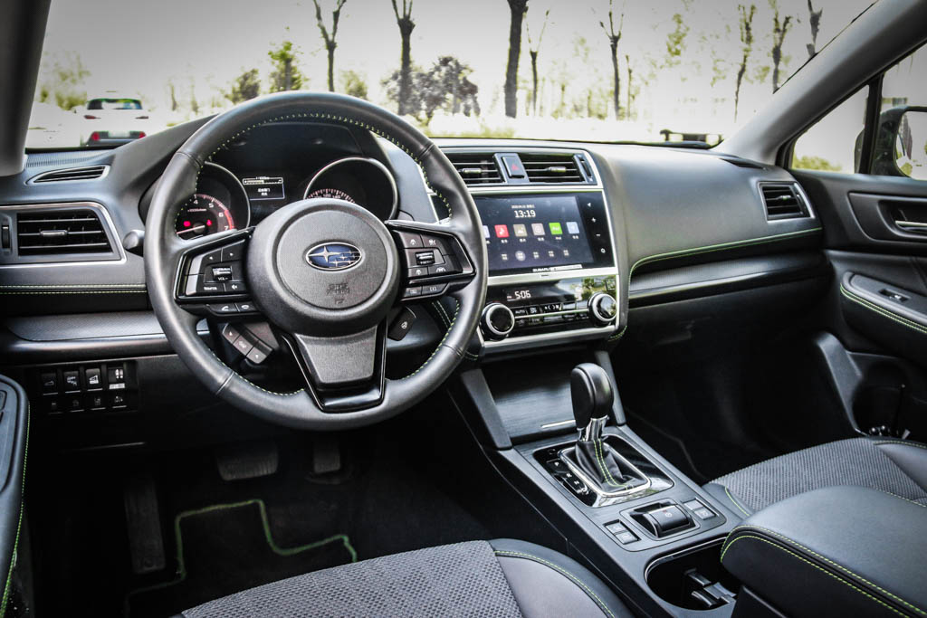 2020款斯巴鲁傲虎特装版黑色,斯巴鲁傲虎2021款特装版