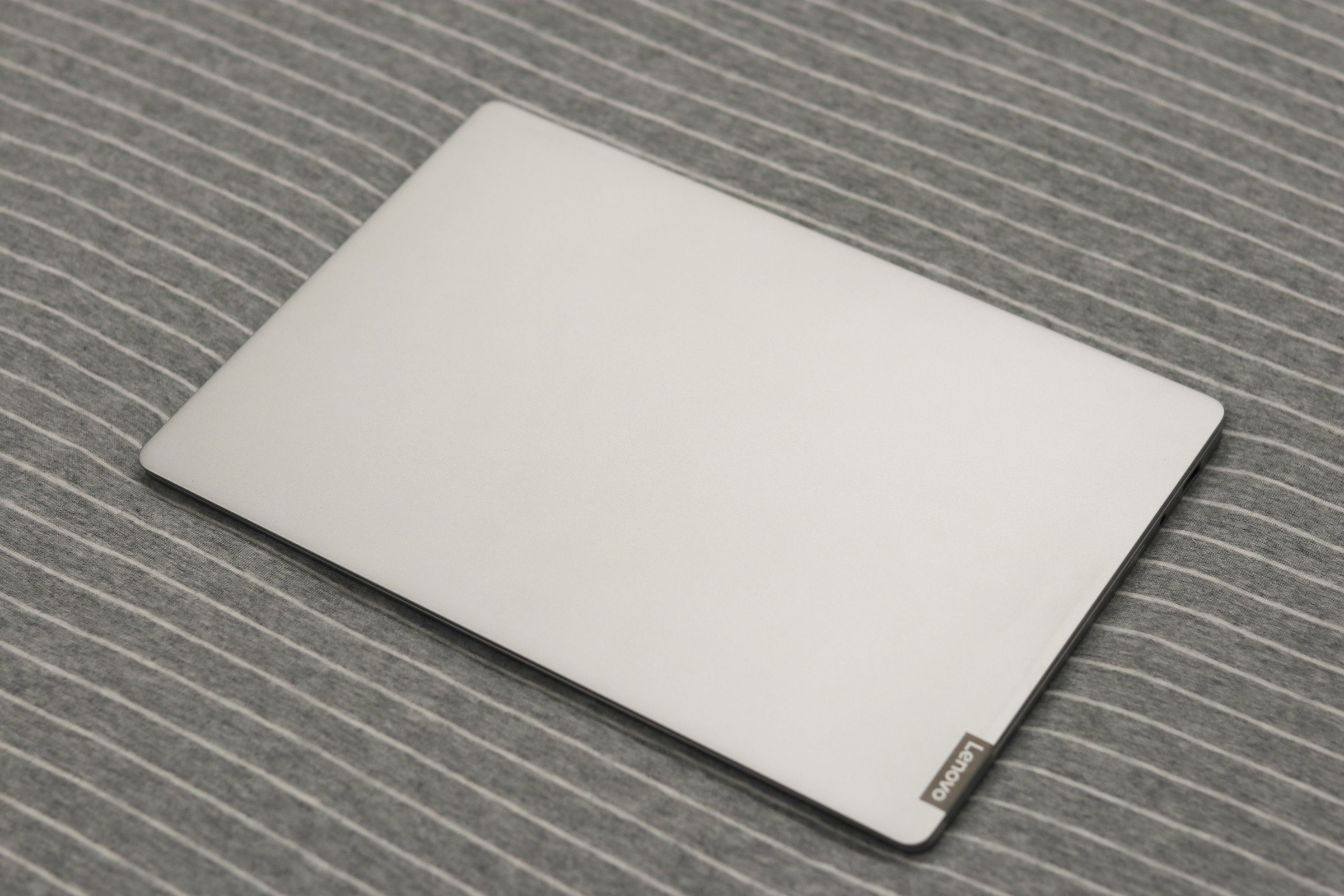 联想小新pro13和yoga13s哪个好,联想小新13pro锐龙r5-3550h