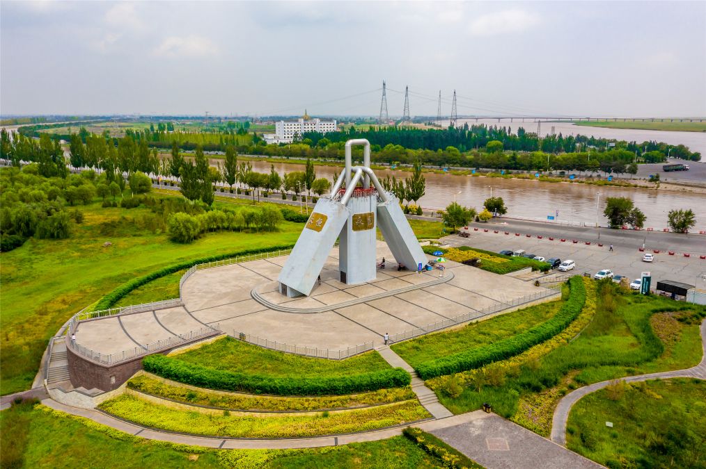 她是滔滔千里黄河的宠儿,阴山之下、河套之上的掌上明珠