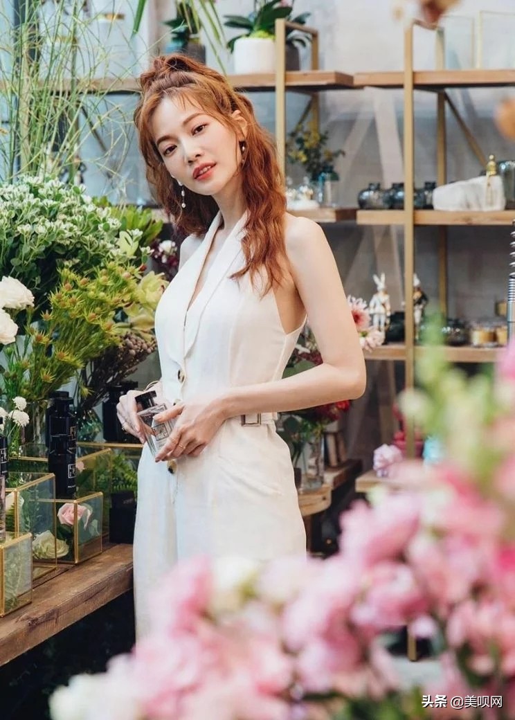 lisa短发发色有哪些 (lisa同款发色显白)