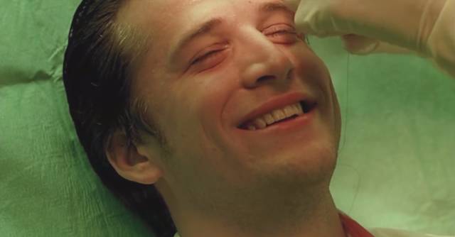 充满遗憾的疯狂爱情故事《两小无猜》