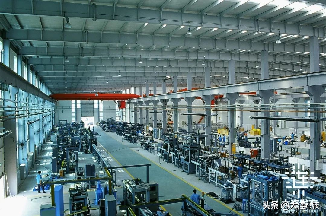 澶ц繛甯傜敇浜曞瓙,鐢樹簳瀛愪腑鍗庤矾