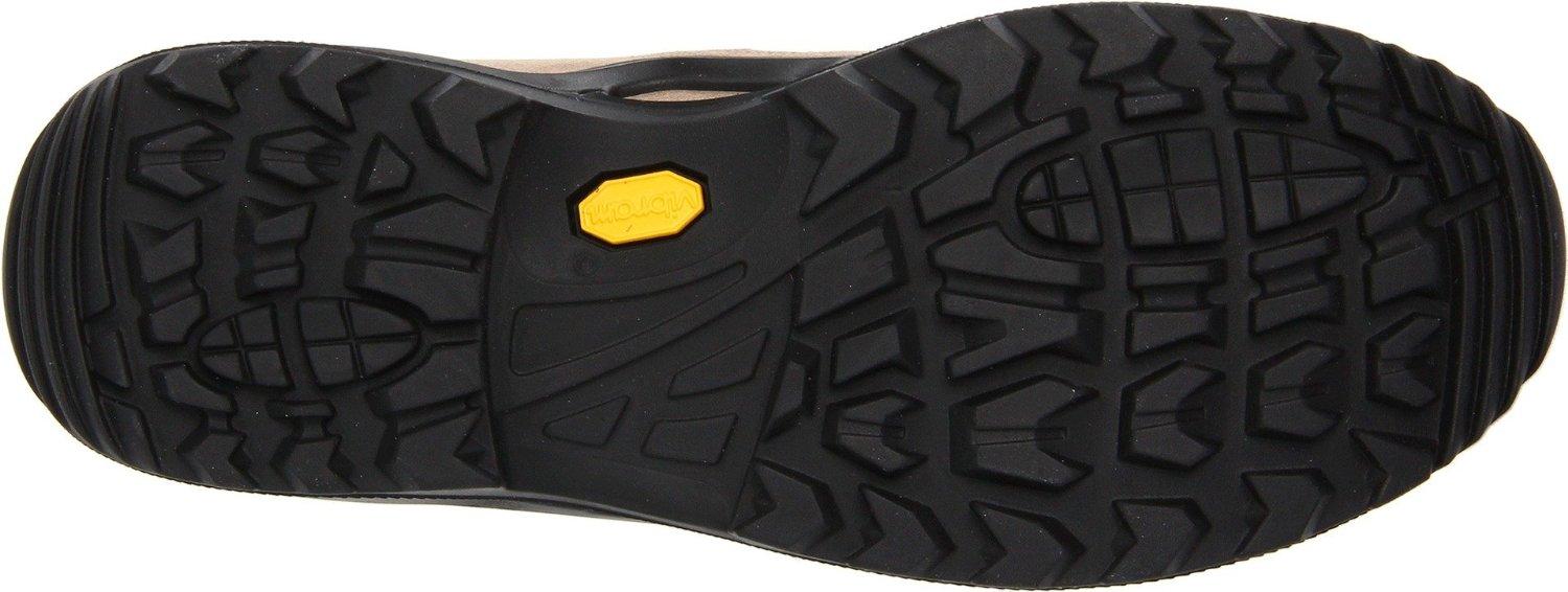 户外登山装备必备品牌有哪些,户外登山穿什么鞋子最好