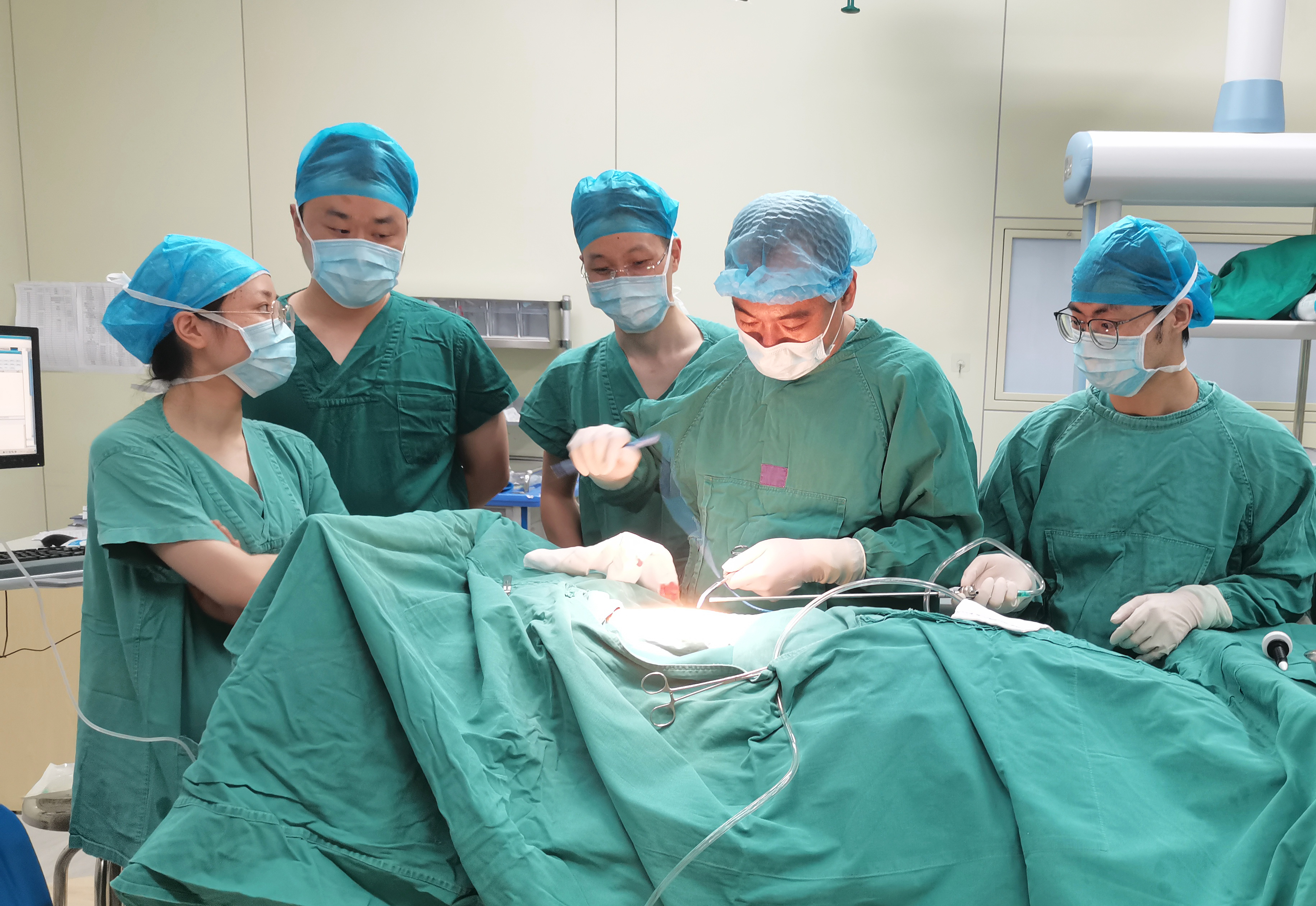 食管癌手术吻合口瘘可以自己好吗,机器人辅助食管癌三切口根治术