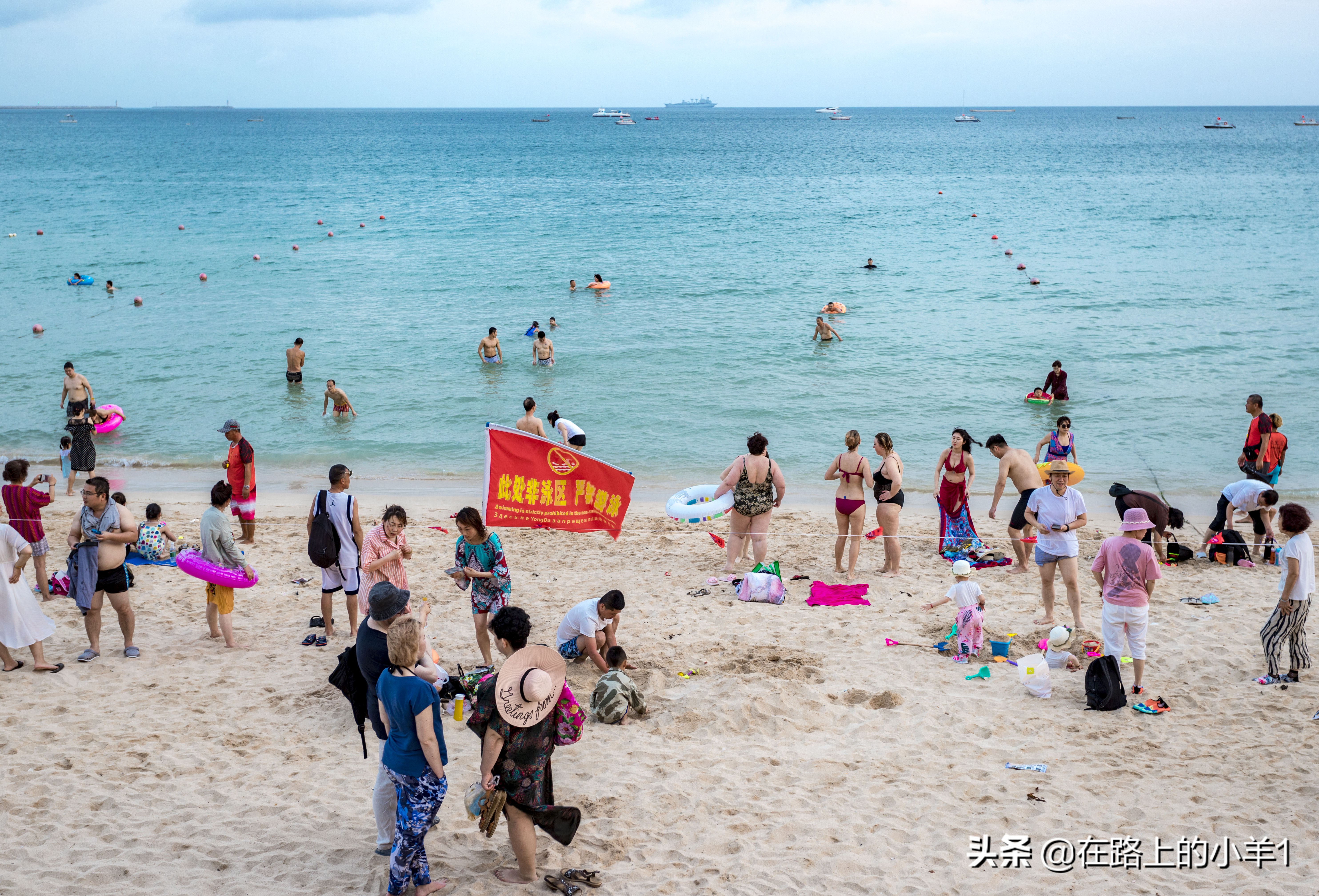 此地距离三亚仅23分钟车程，游客稀少环境清幽，真正的度假胜地