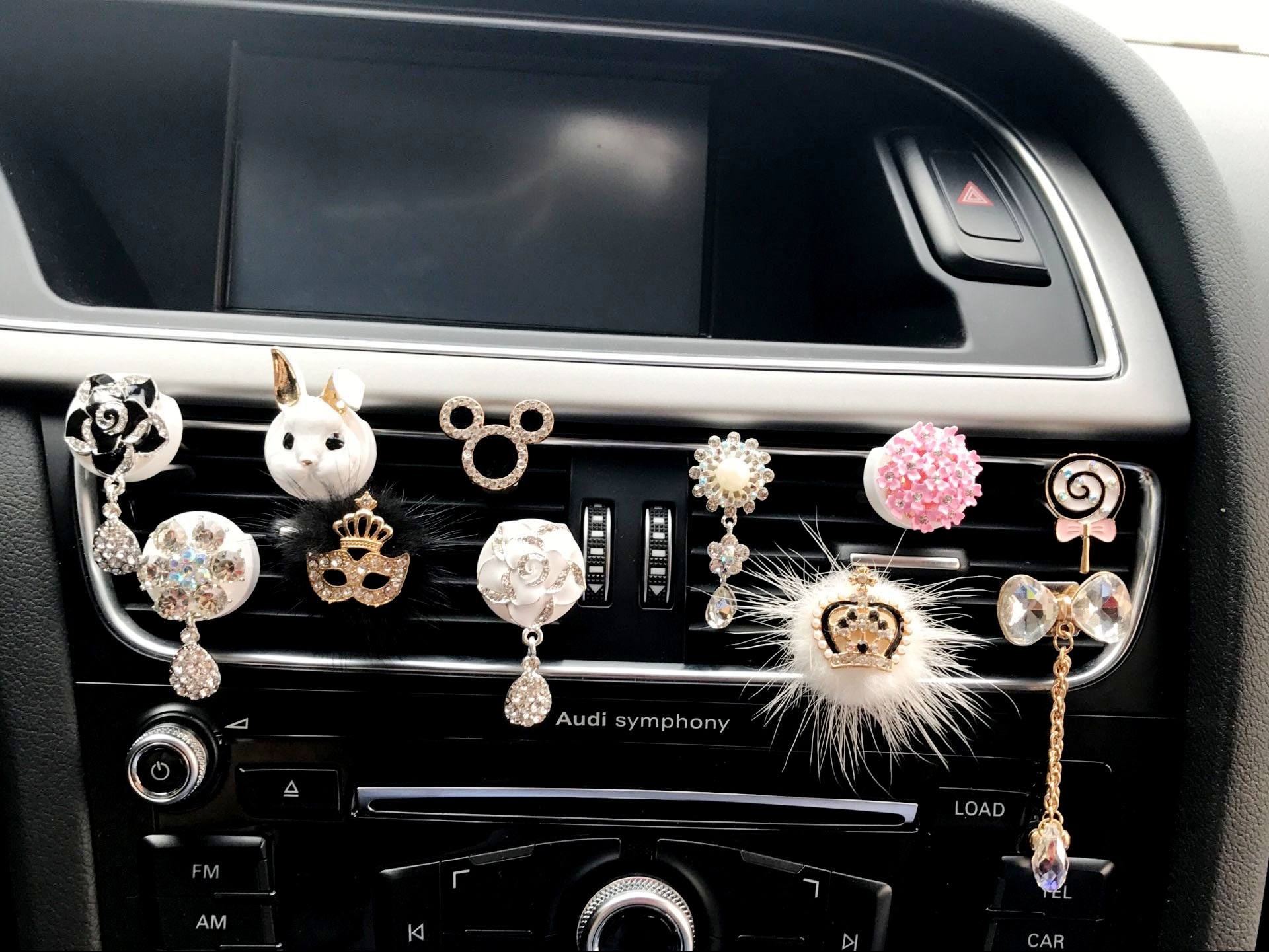 车内用什么摆件比较简约大气,汽车很酷适合什么摆件