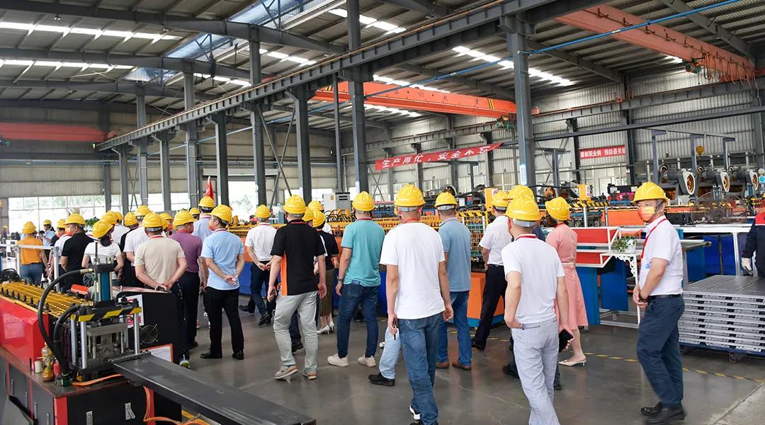 走进永亨—成都市家具商会举办办公家具标杆企业学习交流沙龙活动