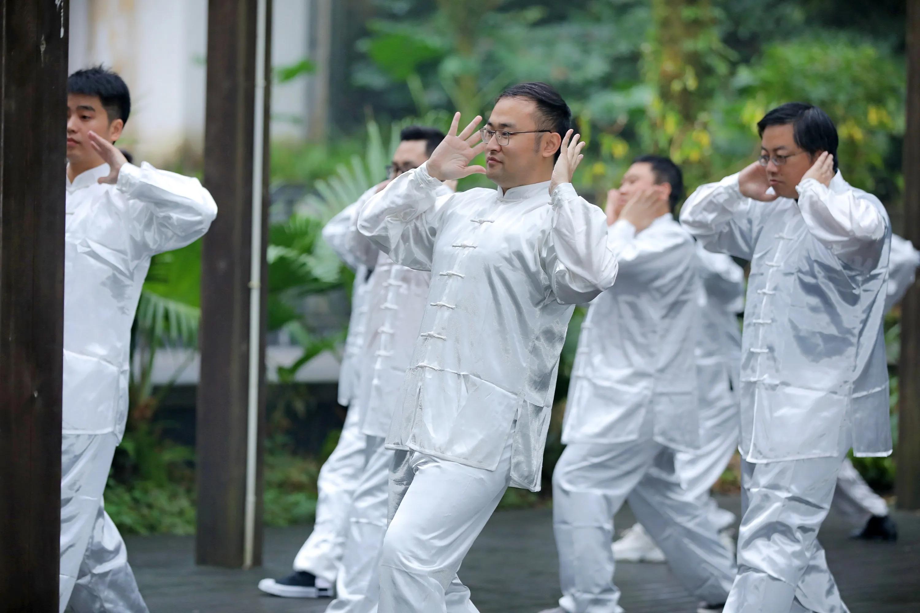 21款比亚迪唐dm最低配值得买,21款唐dm可以升级自动泊车吗