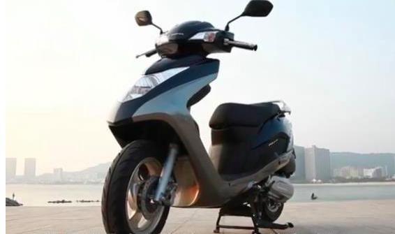 五羊本田125踏板最新款落地价,五羊本田踏板125哪款最省油震动小