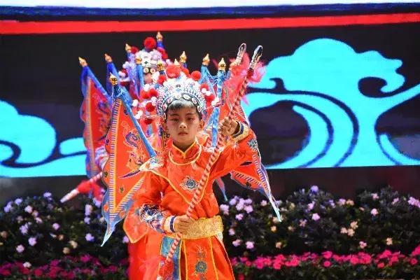 成都十八中学过六一儿童节,各学校精彩纷呈庆六一