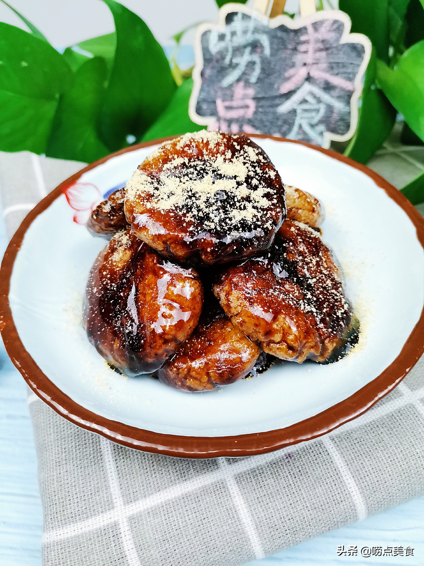 小孩吵着吃南瓜饼,用糯米自制红糖糍粑不用煎