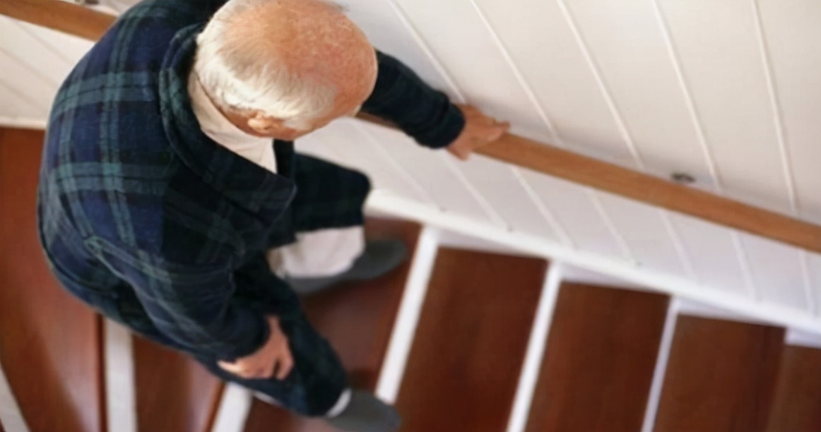 为啥说再穷不买一楼,为什么说再穷不卖车