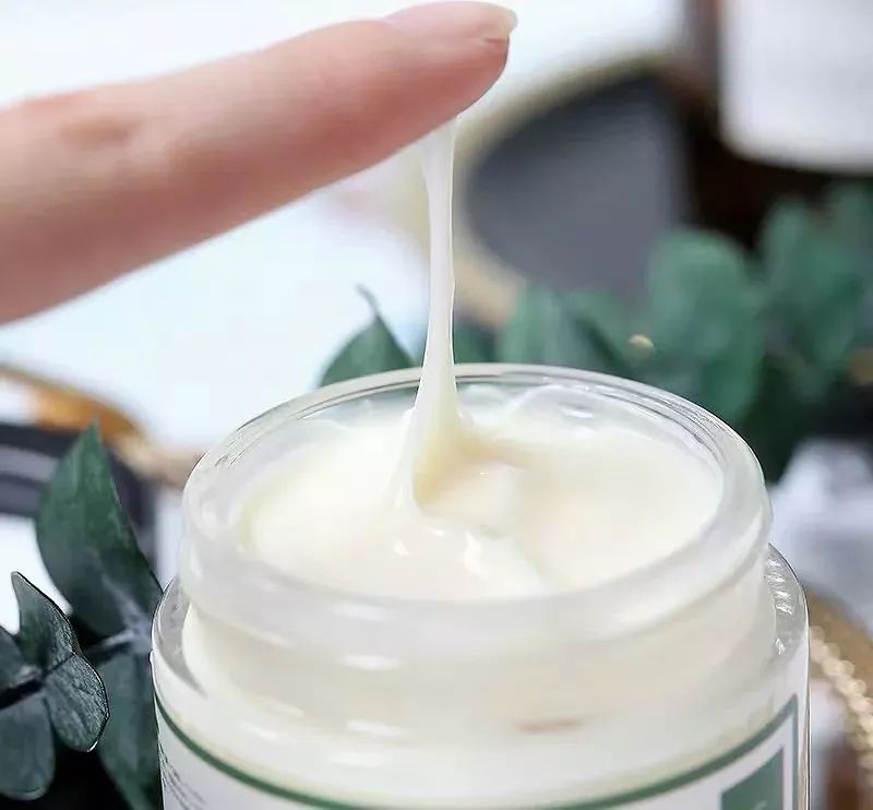 李佳琦伸手“护肤界”，安利这四款面霜平价又好用，太懂女人的心